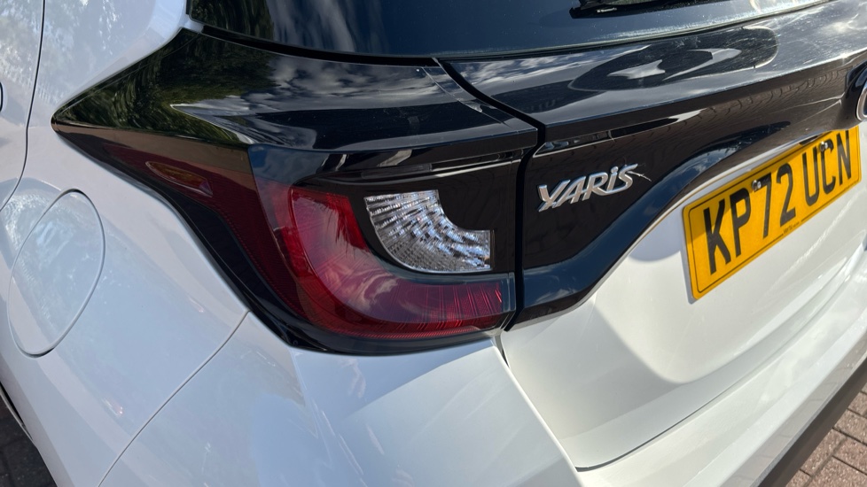 Toyota Yaris 1.5 Hybrid Icon 5dr CVT Hybrid Hatchback - Image 42