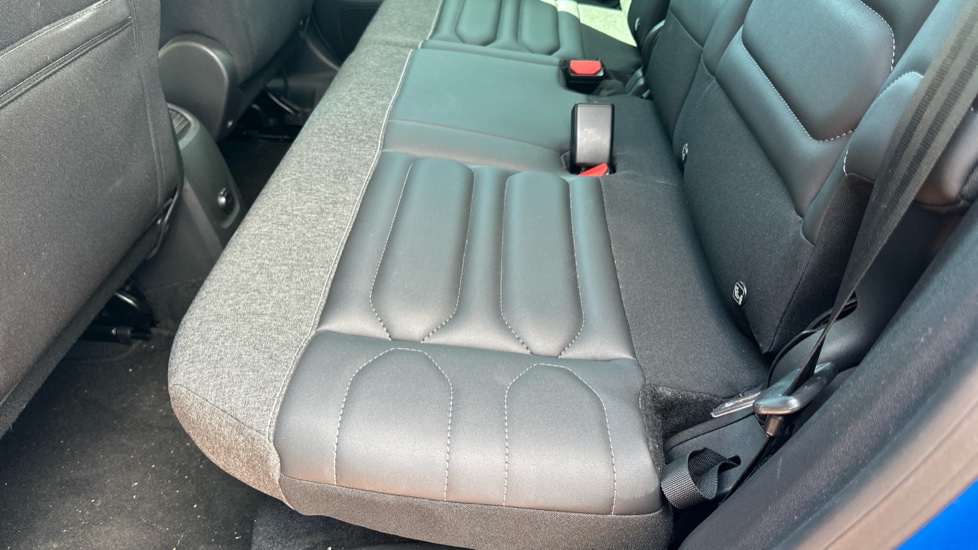 Citroen C3 Aircross 1.2 PureTech 130 Shine Plus 5dr EAT6 Petrol Hatchback - Image 16