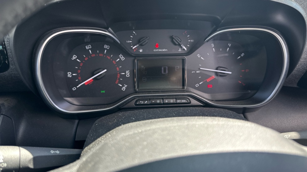 Citroen C3 Aircross 1.2 PureTech 130 Shine Plus 5dr EAT6 Petrol Hatchback - Image 18