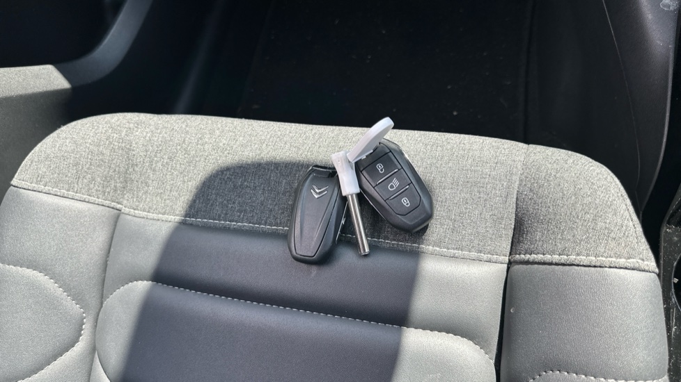 Citroen C3 Aircross 1.2 PureTech 130 Shine Plus 5dr EAT6 Petrol Hatchback - Image 20