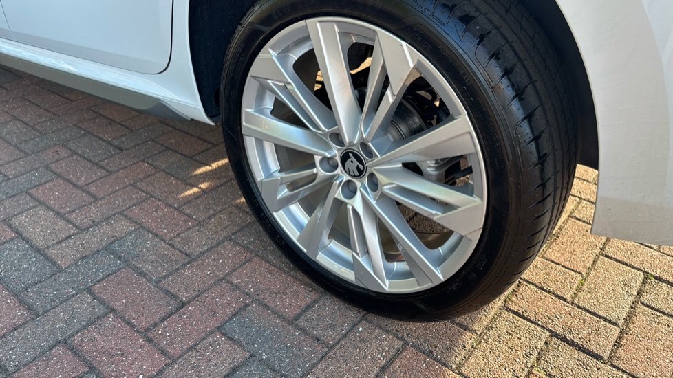 Skoda Kamiq 1.5 TSI SE L Edition 5dr DSG Petrol Hatchback - Image 48