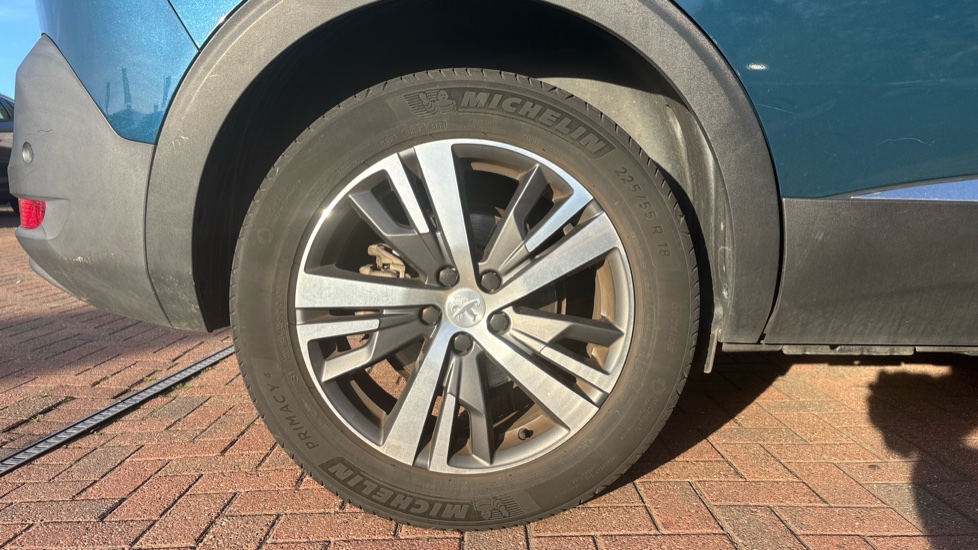 Peugeot 5008 1.2 PureTech Allure Premium 5dr EAT8 Petrol Estate - Image 7