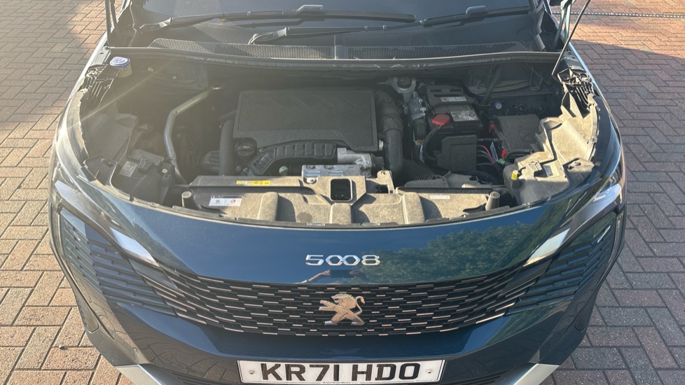Peugeot 5008 1.2 PureTech Allure Premium 5dr EAT8 Petrol Estate - Image 8