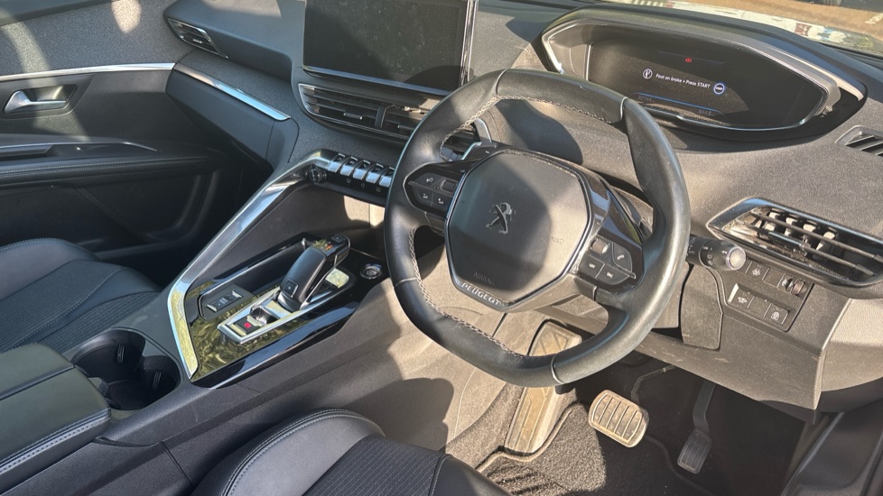 Peugeot 5008 1.2 PureTech Allure Premium 5dr EAT8 Petrol Estate - Image 11