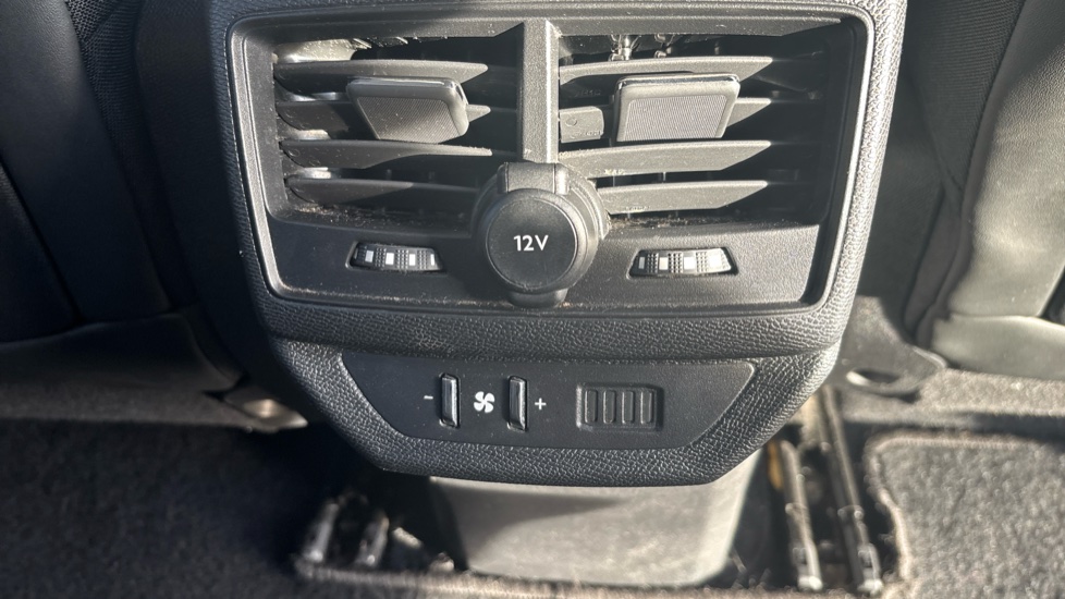 Peugeot 5008 1.2 PureTech Allure Premium 5dr EAT8 Petrol Estate - Image 31