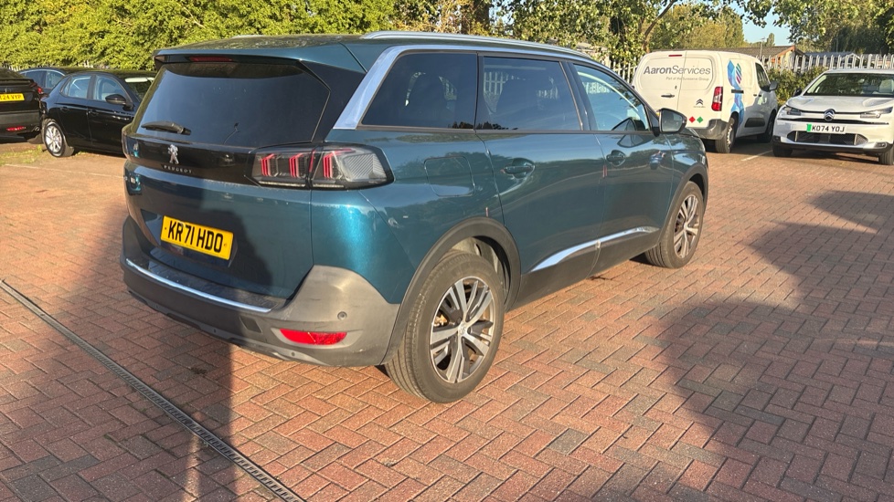 Peugeot 5008 1.2 PureTech Allure Premium 5dr EAT8 Petrol Estate - Image 47