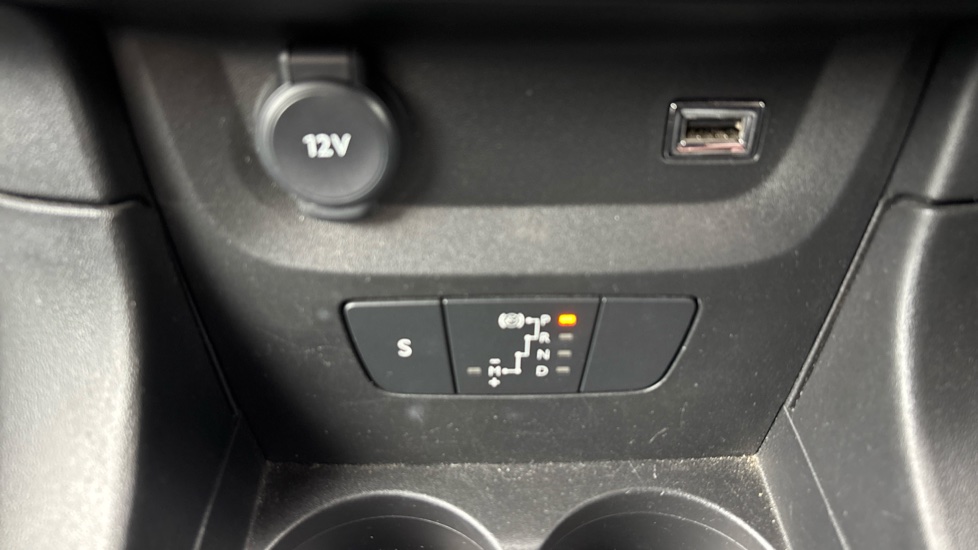 Citroen C3 1.2 PureTech 110 Shine Plus 5dr EAT6 Petrol Hatchback - Image 28
