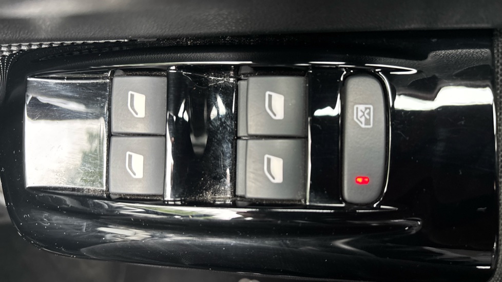 Citroen C3 1.2 PureTech 110 Shine Plus 5dr EAT6 Petrol Hatchback - Image 33