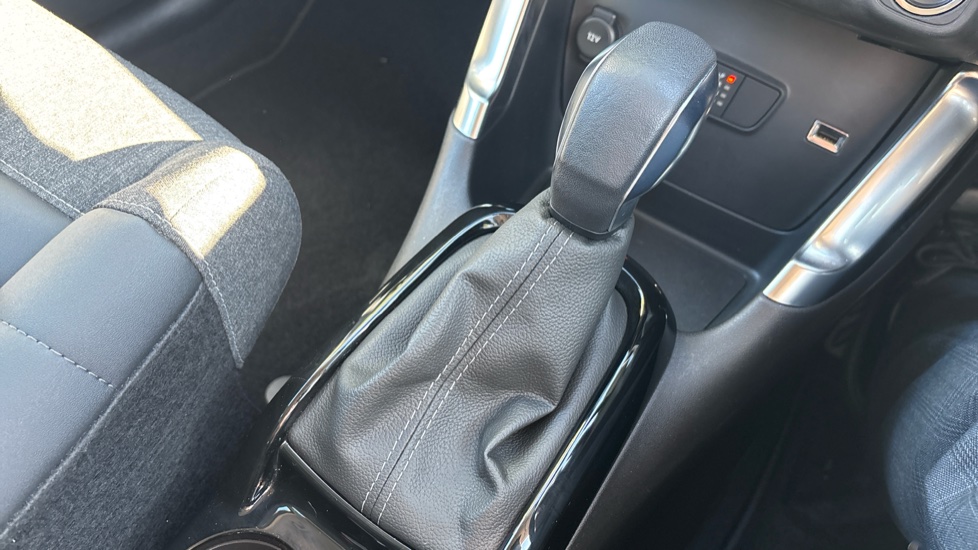 Citroen C3 Aircross 1.2 PureTech 130 Max 5dr EAT6 Petrol Hatchback - Image 13