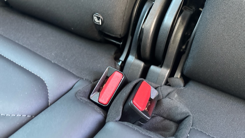 Citroen C3 Aircross 1.2 PureTech 130 Max 5dr EAT6 Petrol Hatchback - Image 17