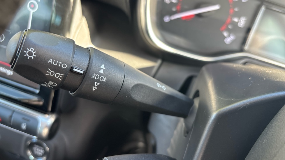 Citroen C3 Aircross 1.2 PureTech 130 Max 5dr EAT6 Petrol Hatchback - Image 33