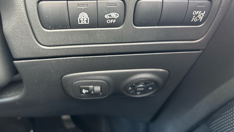 Citroen C3 Aircross 1.2 PureTech 130 Max 5dr EAT6 Petrol Hatchback - Image 35