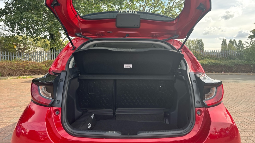 Toyota Yaris 1.5 Hybrid Icon 5dr CVT Hybrid Hatchback - Image 4