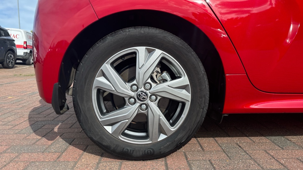 Toyota Yaris 1.5 Hybrid Icon 5dr CVT Hybrid Hatchback - Image 7