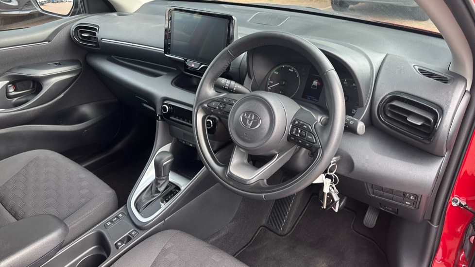 Toyota Yaris 1.5 Hybrid Icon 5dr CVT Hybrid Hatchback - Image 11