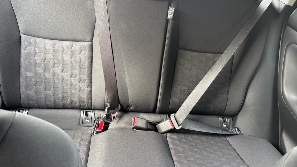 Toyota Yaris 1.5 Hybrid Icon 5dr CVT Hybrid Hatchback - Image 15