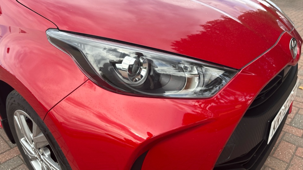 Toyota Yaris 1.5 Hybrid Icon 5dr CVT Hybrid Hatchback - Image 37