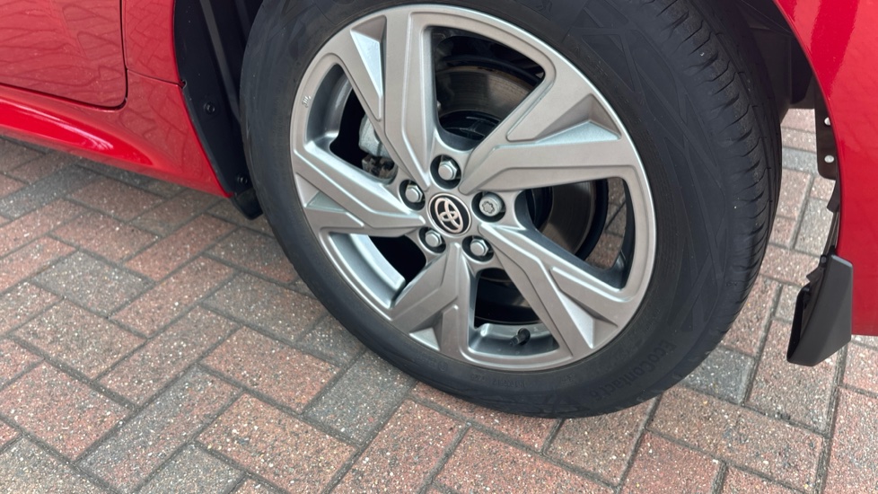 Toyota Yaris 1.5 Hybrid Icon 5dr CVT Hybrid Hatchback - Image 41