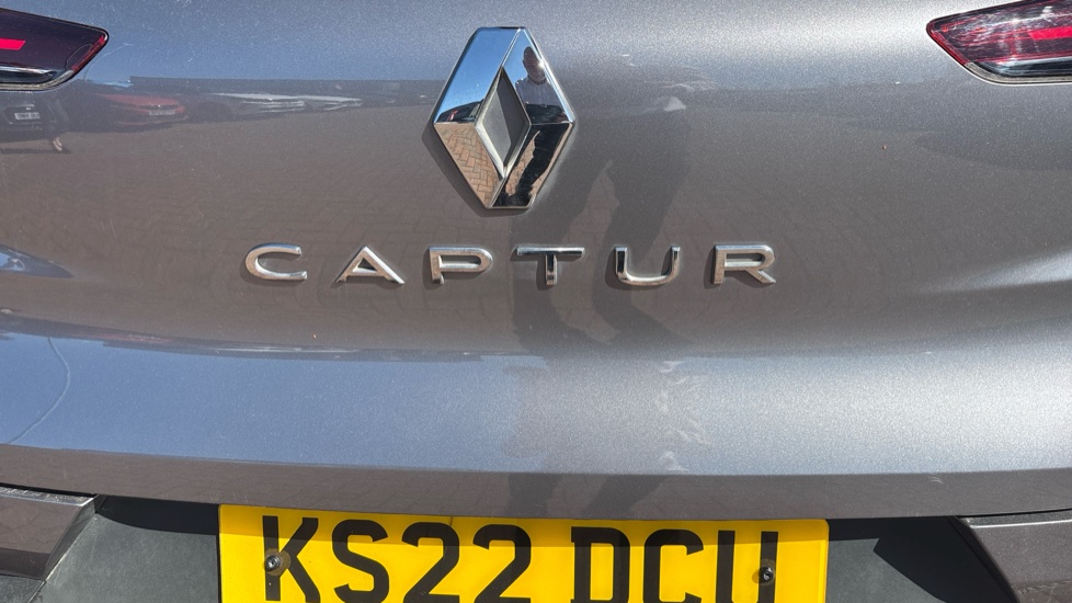 Renault Captur 1.0 TCE 90 Iconic Edition 5dr Petrol Hatchback - Image 45