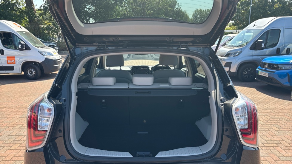 Ssangyong Tivoli 1.5P Ultimate Auto 5dr Petrol Hatchback - Image 4