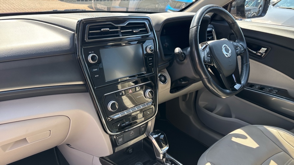Ssangyong Tivoli 1.5P Ultimate Auto 5dr Petrol Hatchback - Image 9