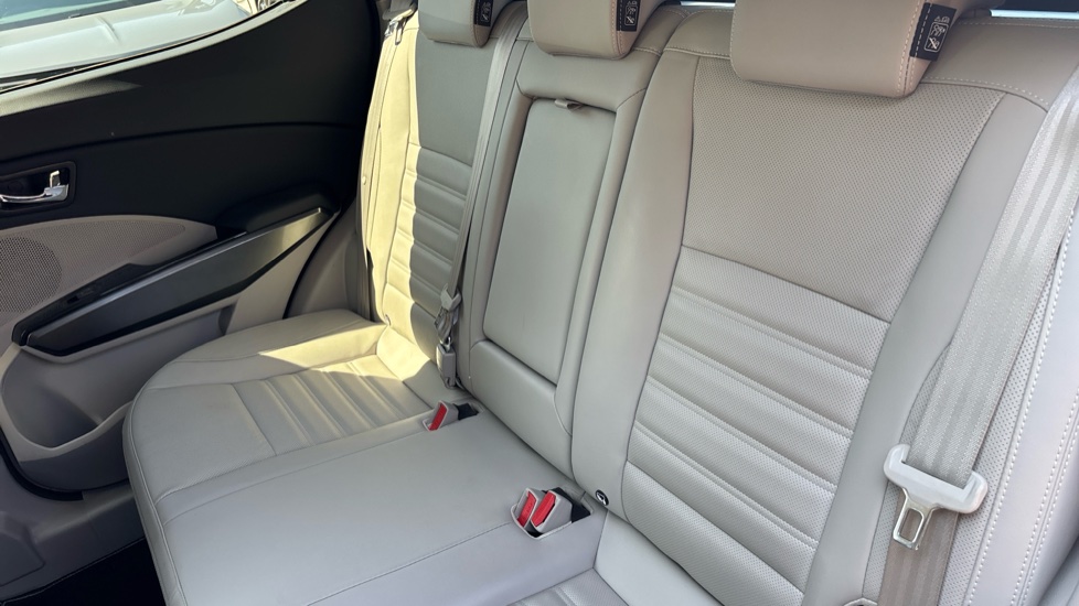 Ssangyong Tivoli 1.5P Ultimate Auto 5dr Petrol Hatchback - Image 16