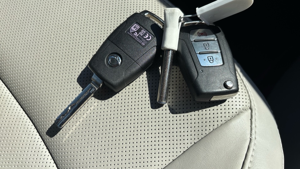 Ssangyong Tivoli 1.5P Ultimate Auto 5dr Petrol Hatchback - Image 20