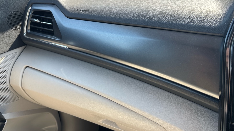 Ssangyong Tivoli 1.5P Ultimate Auto 5dr Petrol Hatchback - Image 21