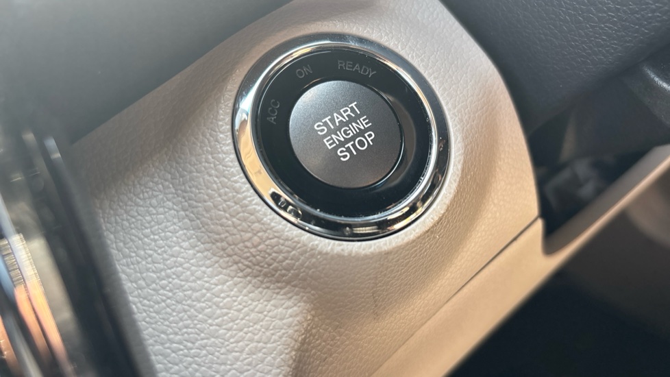 Ssangyong Tivoli 1.5P Ultimate Auto 5dr Petrol Hatchback - Image 25