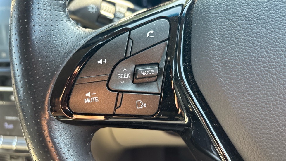Ssangyong Tivoli 1.5P Ultimate Auto 5dr Petrol Hatchback - Image 30