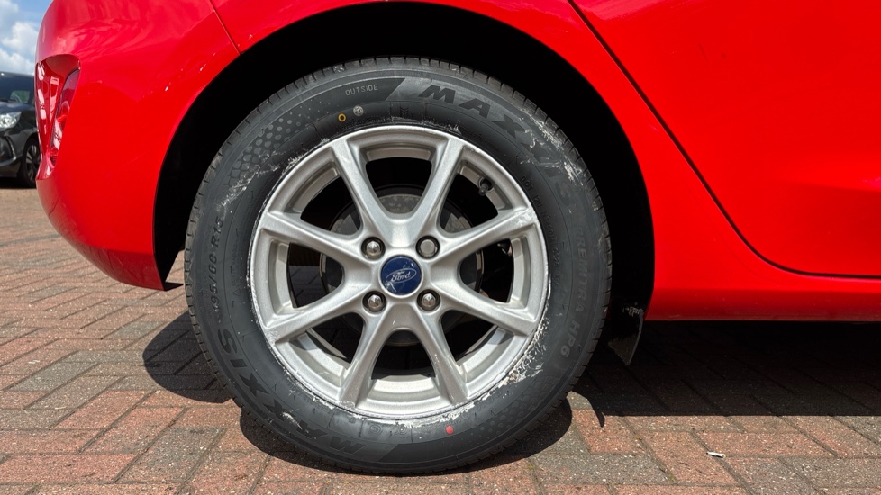 Ford Fiesta 1.1 Zetec 5dr Petrol Hatchback - Image 7