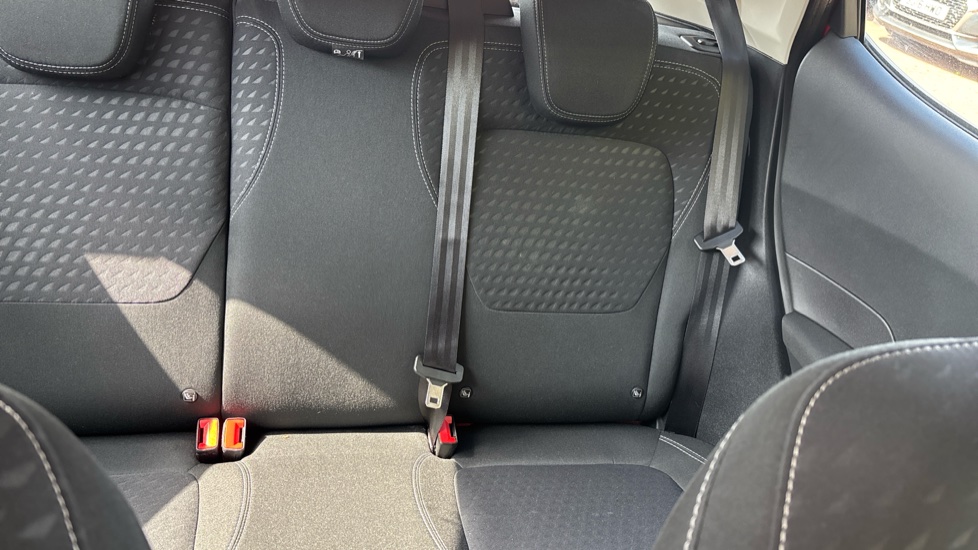 Ford Fiesta 1.1 Zetec 5dr Petrol Hatchback - Image 15