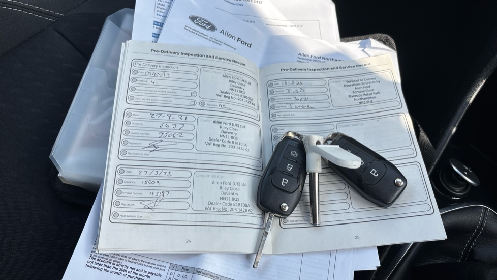 Ford Fiesta 1.1 Zetec 5dr Petrol Hatchback - Image 19