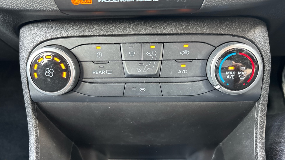 Ford Fiesta 1.1 Zetec 5dr Petrol Hatchback - Image 24