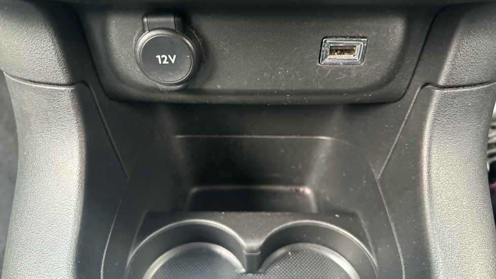 Citroen C3 1.2 PureTech Flair Plus 5dr Petrol Hatchback - Image 30