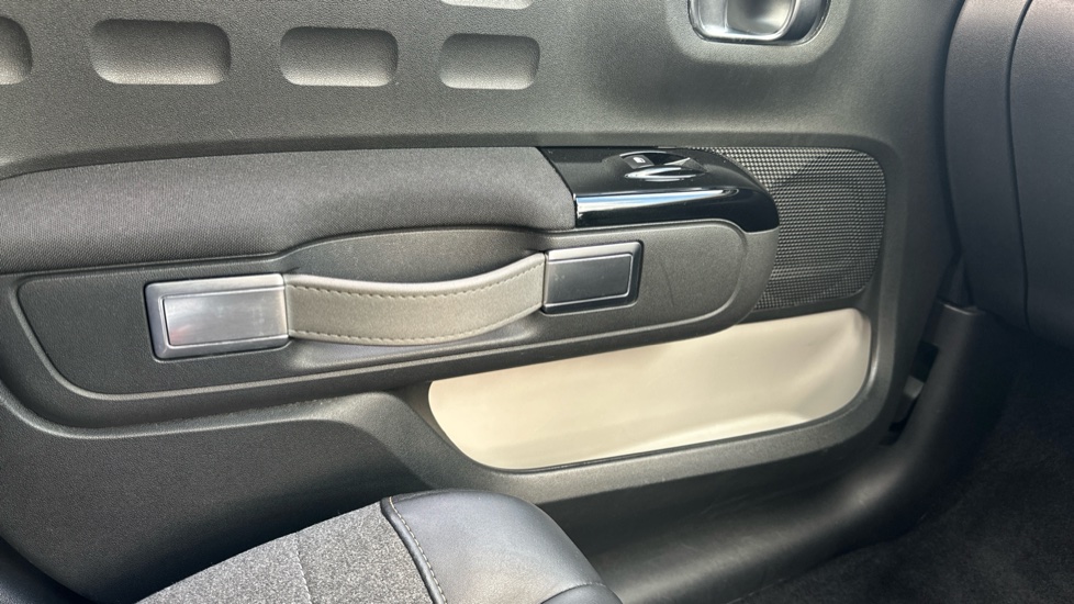 Citroen C3 1.2 PureTech Flair Plus 5dr Petrol Hatchback - Image 32