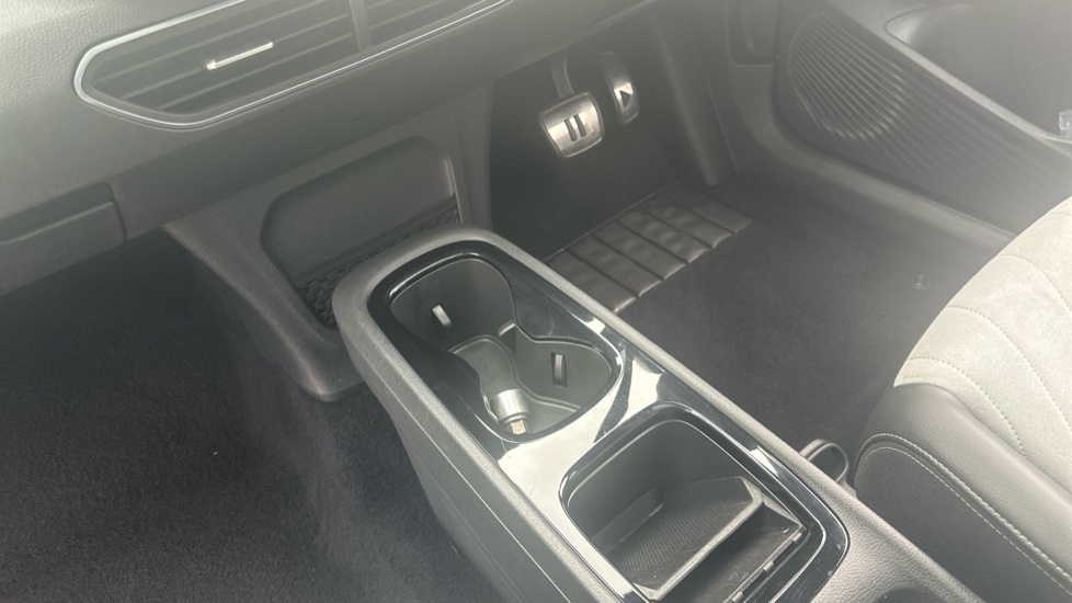 Volkswagen ID.3 107KW Family Pro 58kWh 5dr Auto Electric Hatchback - Image 13