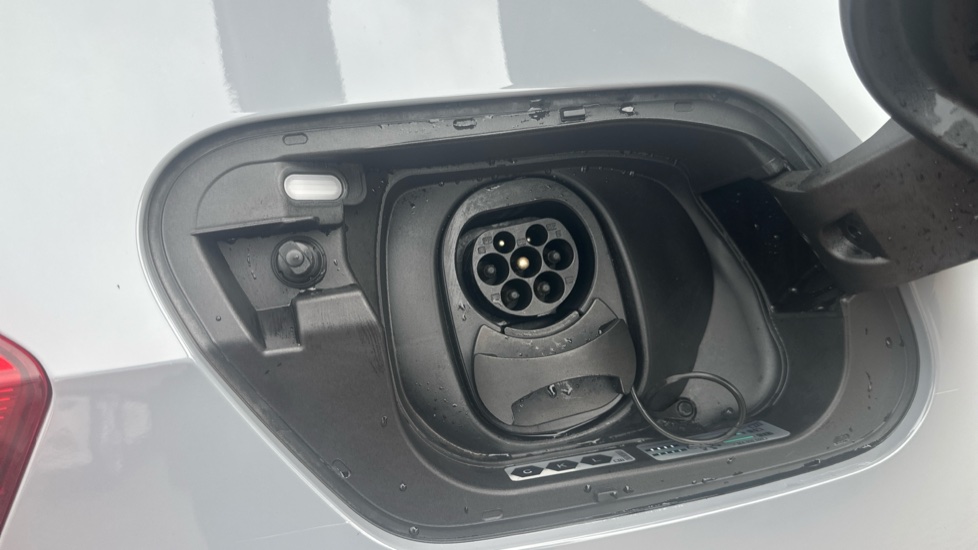 Volkswagen ID.3 107KW Family Pro 58kWh 5dr Auto Electric Hatchback - Image 37