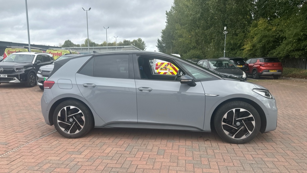Volkswagen ID.3 107KW Family Pro 58kWh 5dr Auto Electric Hatchback - Image 38