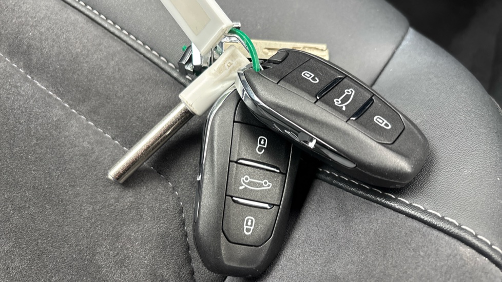 Citroen C4 1.2 PureTech [130] Max 5dr Auto Petrol Hatchback - Image 20