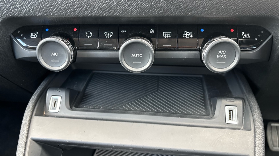Citroen C4 1.2 PureTech [130] Max 5dr Auto Petrol Hatchback - Image 27