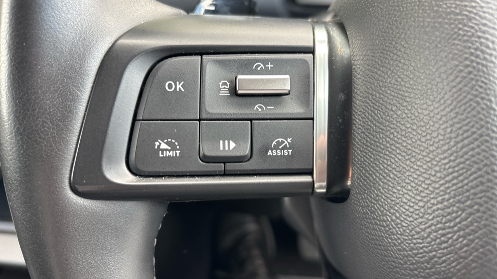 Citroen C4 1.2 PureTech [130] Max 5dr Auto Petrol Hatchback - Image 32