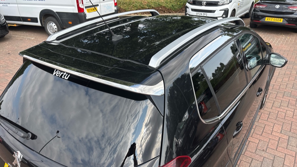Peugeot 2008 1.2 PureTech Allure 5dr [Start Stop] Petrol Estate - Image 42