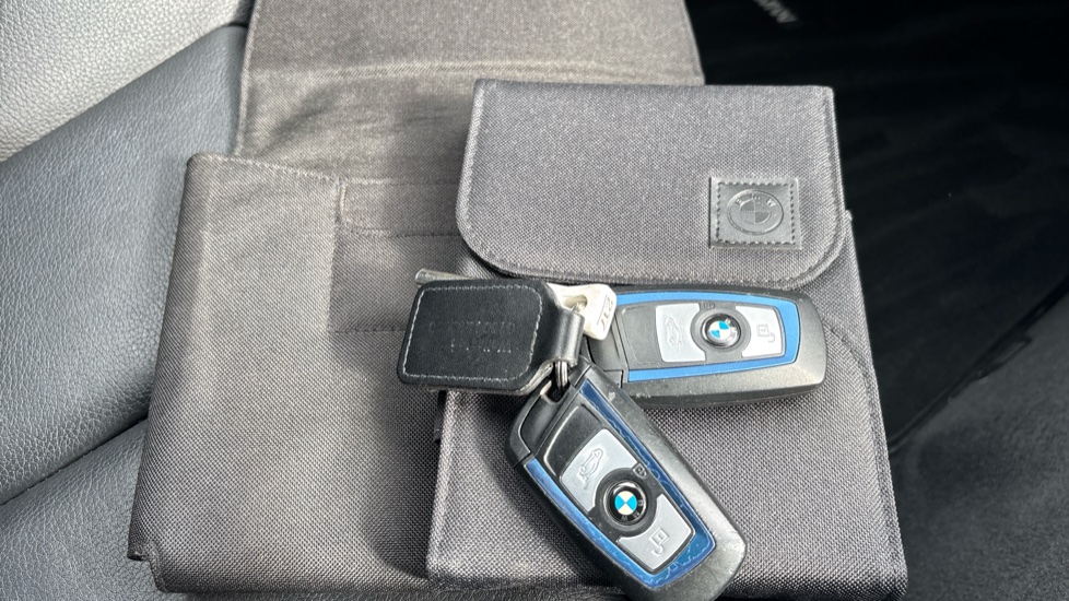 BMW 4 Series 420i M Sport 5dr [Professional Media] Petrol Hatchback - Image 19