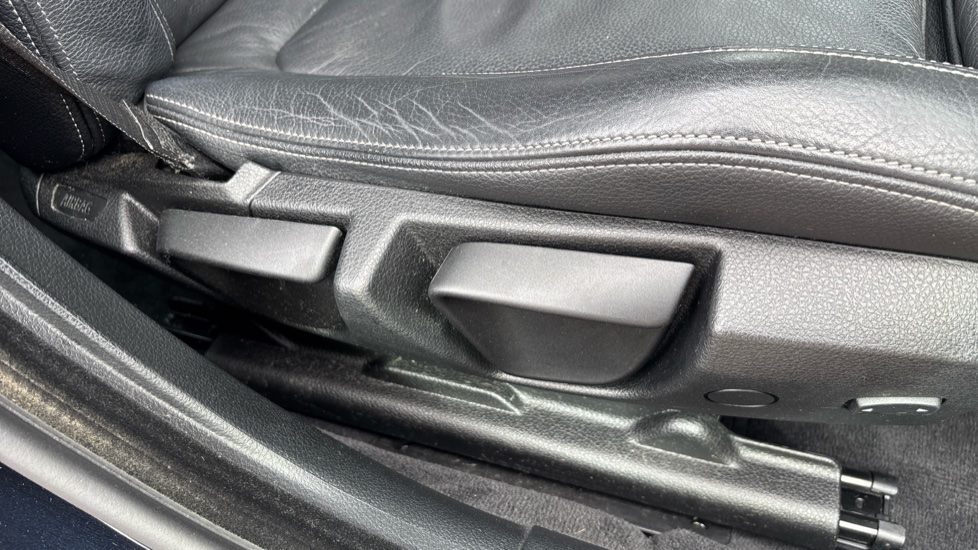 BMW 4 Series 420i M Sport 5dr [Professional Media] Petrol Hatchback - Image 37