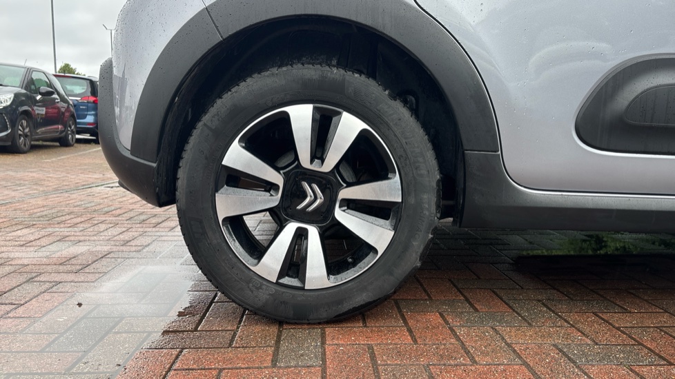 Citroen C3 1.2 PureTech Plus 5dr Petrol Hatchback - Image 7