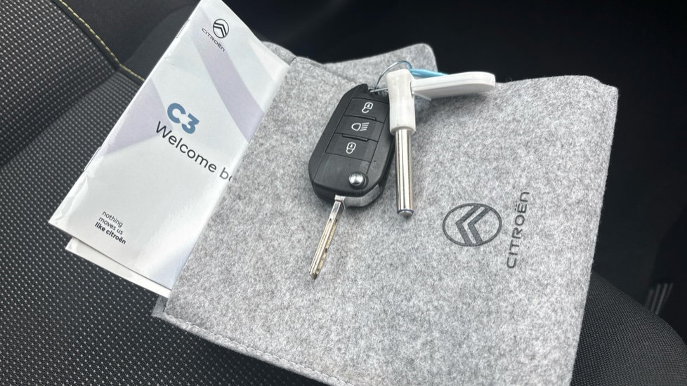 Citroen C3 1.2 PureTech Plus 5dr Petrol Hatchback - Image 19