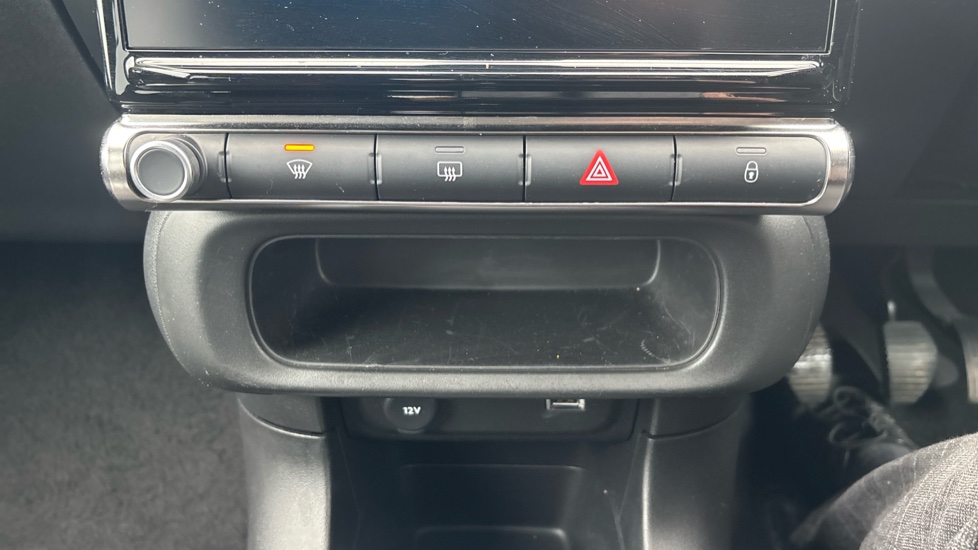 Citroen C3 1.2 PureTech Plus 5dr Petrol Hatchback - Image 27