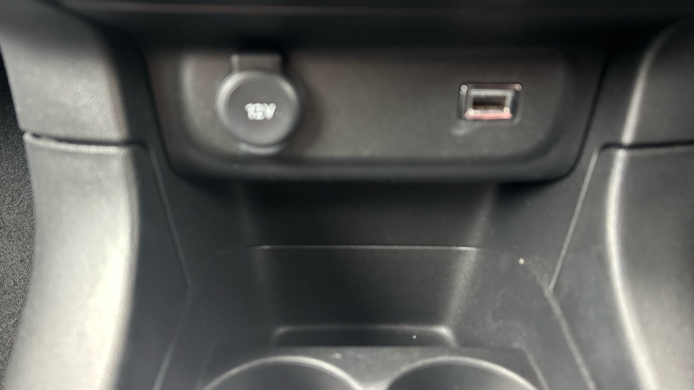 Citroen C3 1.2 PureTech Plus 5dr Petrol Hatchback - Image 28