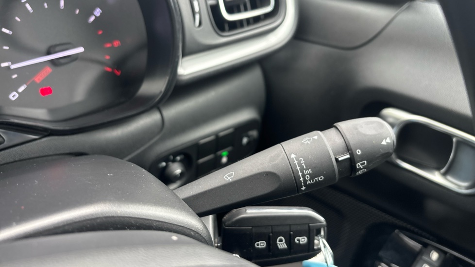 Citroen C3 1.2 PureTech Plus 5dr Petrol Hatchback - Image 33